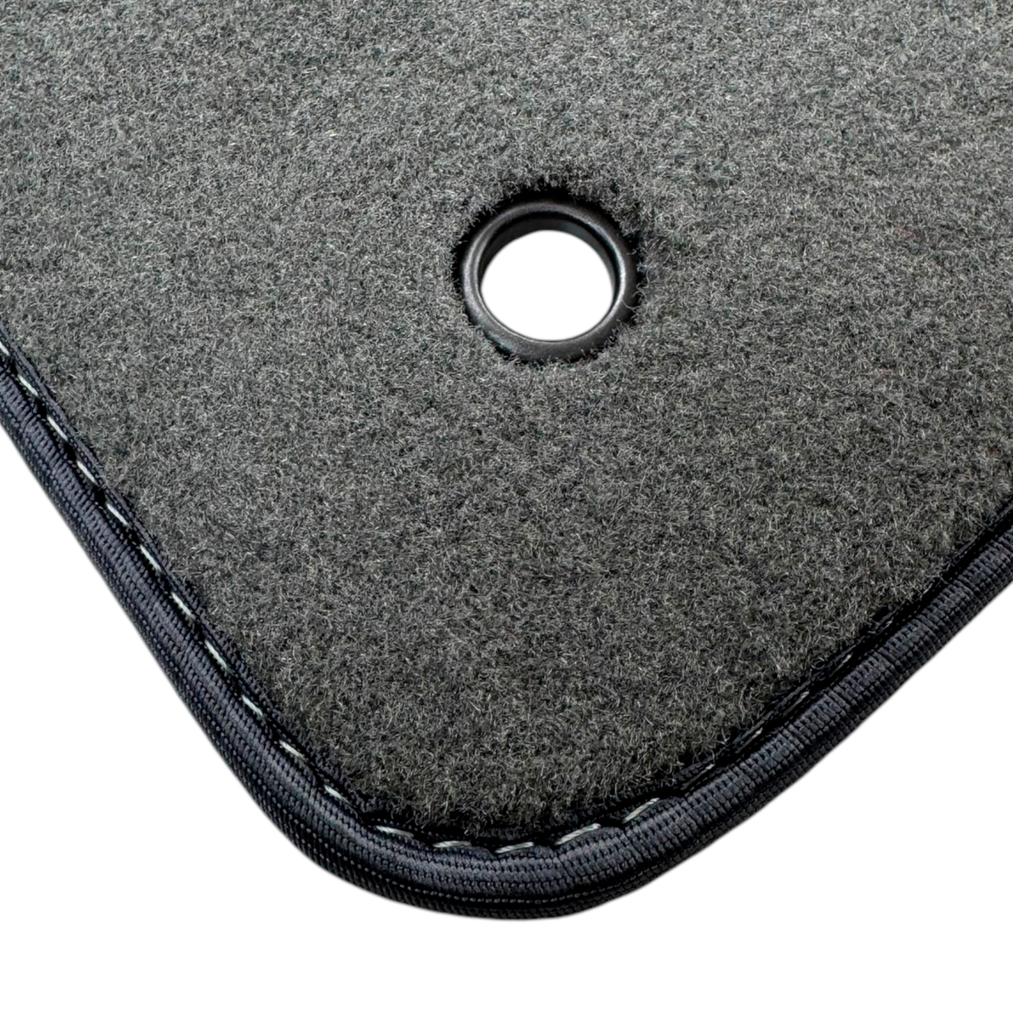 Gray Floor Mats for Jeep Renegade (2014-2018) Distance Fixing Points Co-Driver 20 cm | AutoWin